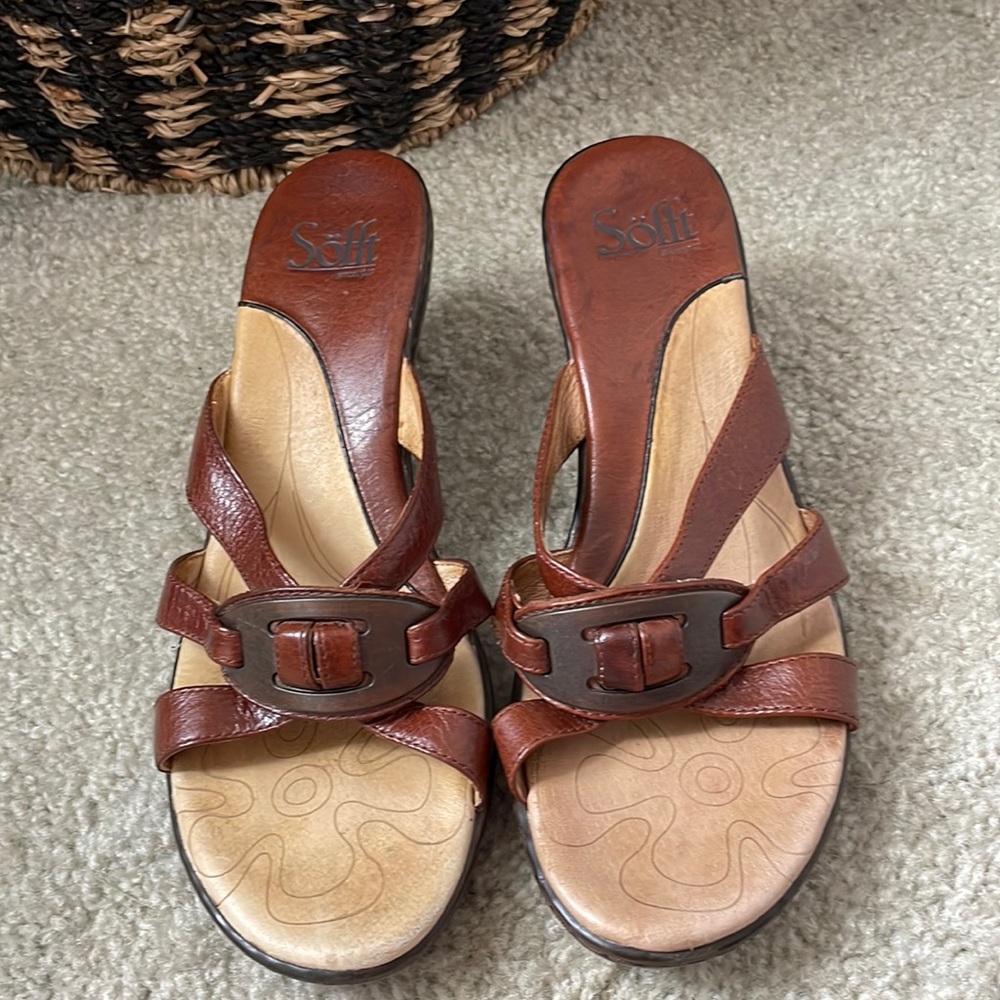 Sofft brown sandals size 7.5 women’s